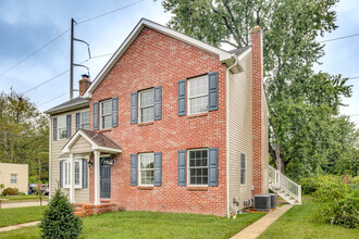 289 James St, Unit 1 in Mt Ephraim, NJ - Foto de edificio - Building Photo