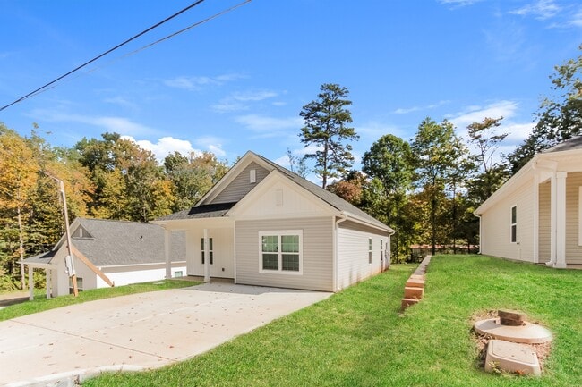 5511 Laborde Ave in Charlotte, NC - Foto de edificio - Building Photo