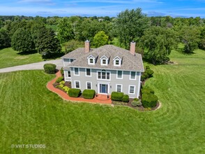 17546 Bridle Trail Rd in Gurnee, IL - Building Photo - Building Photo