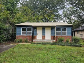 105 S Howell Ave in Chattanooga, TN - Building Photo