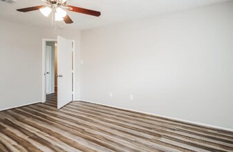 4516 Tylergate Dr in Spring, TX - Building Photo - Building Photo