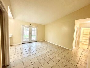 7221 Ellington Cir in Austin, TX - Building Photo - Building Photo