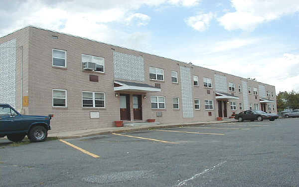 Oak Run Apartments in Lindenwold, NJ - Building Photo - Building Photo