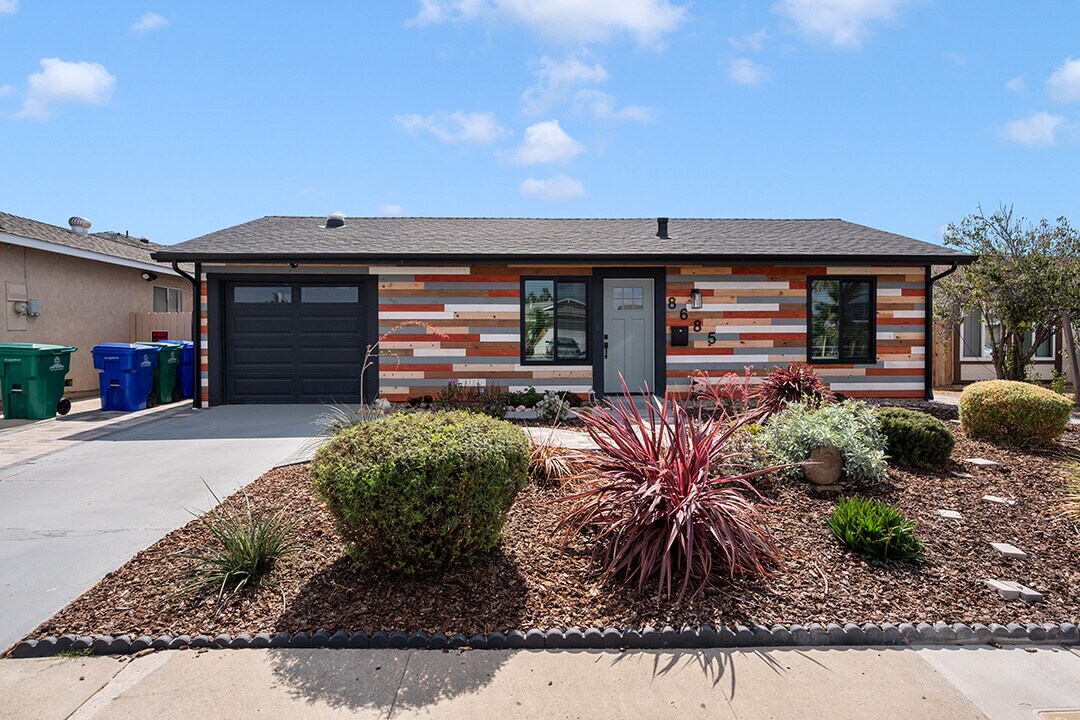 8685 Longwood St in San Diego, CA - Building Photo