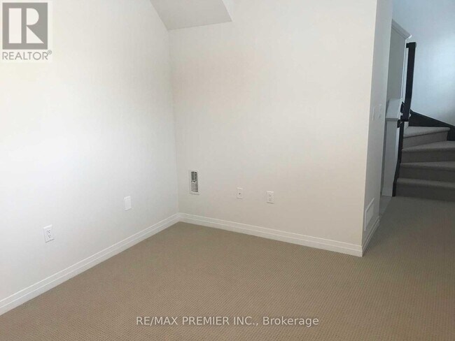 60 Farley Ln in Hamilton, ON - Building Photo - Building Photo