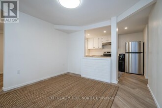 561-561 Tiny Beaches Rd S in Tiny, ON - Building Photo - Building Photo
