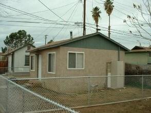 116-118 Lincoln Blvd in Bakersfield, CA - Building Photo - Building Photo