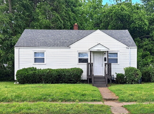 property at 1763 W Lee St