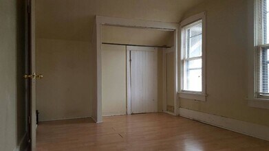 729 Dawson St in Waterloo, IA - Building Photo - Building Photo