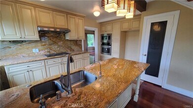 2721 Broken Feather Ln in Diamond Bar, CA - Foto de edificio - Building Photo