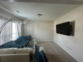 813 Calista Flt in Lexington, KY - Building Photo - Building Photo