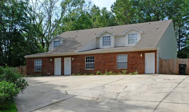 2551 Pecan Ct in Tallahassee, FL - Building Photo - Building Photo