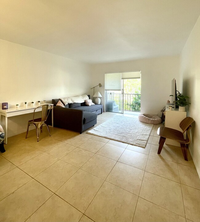 property at 6711 N Kendall Dr