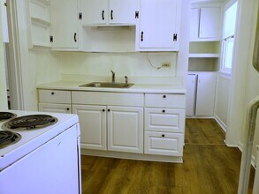 480 31st Ave N, Unit 480 1/2 Unit A in St. Petersburg, FL - Building Photo - Building Photo