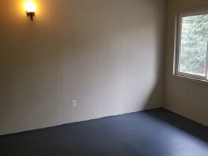 1614 Kent Des Moines Rd in Des Moines, WA - Building Photo - Building Photo