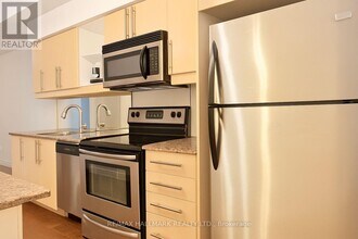 2885 Bayview Ave in Toronto, ON - Building Photo - Building Photo