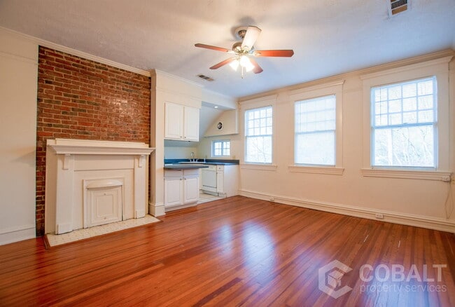 property at 867 Rosedale Rd NE