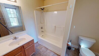 316 W Center St, Unit 316 Lower in Whitewater, WI - Building Photo - Building Photo