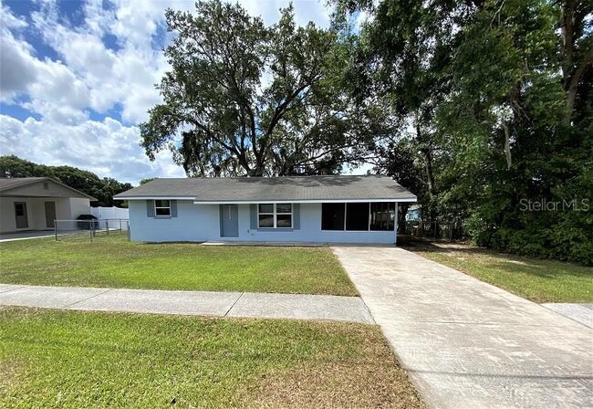 39014 South Ave in Zephyrhills, FL - Building Photo - Building Photo