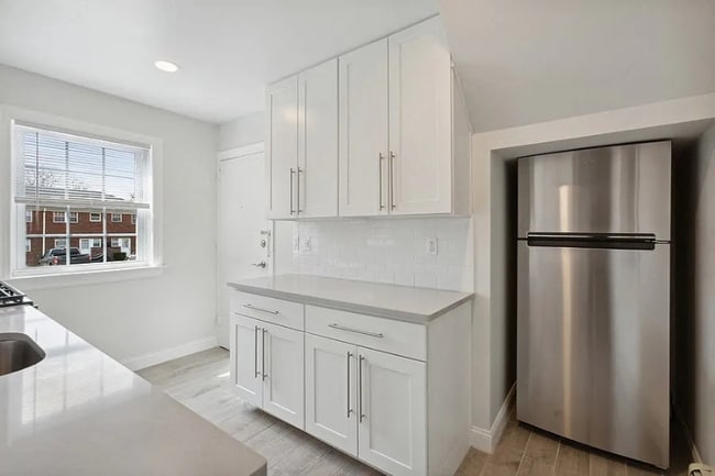 73 Wolff Ave in Edison, NJ - Building Photo - Building Photo