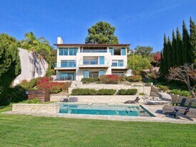 1356 Vía Romero in Palos Verdes Estates, CA - Building Photo