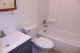 1120 Lanore Dr in Urbana, IL - Building Photo - Building Photo