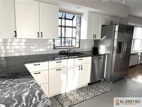 11 Plainsboro Rd in Cranbury, NJ - Building Photo - Building Photo