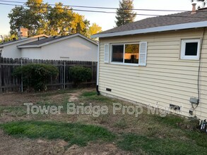8513 Fairmont Wy in Fair Oaks, CA - Building Photo - Building Photo