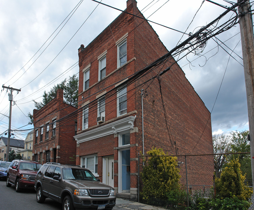 153 William St in Port Chester, NY - Building Photo