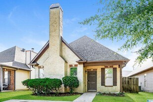 1076 Washington Dr in Moody, AL - Building Photo