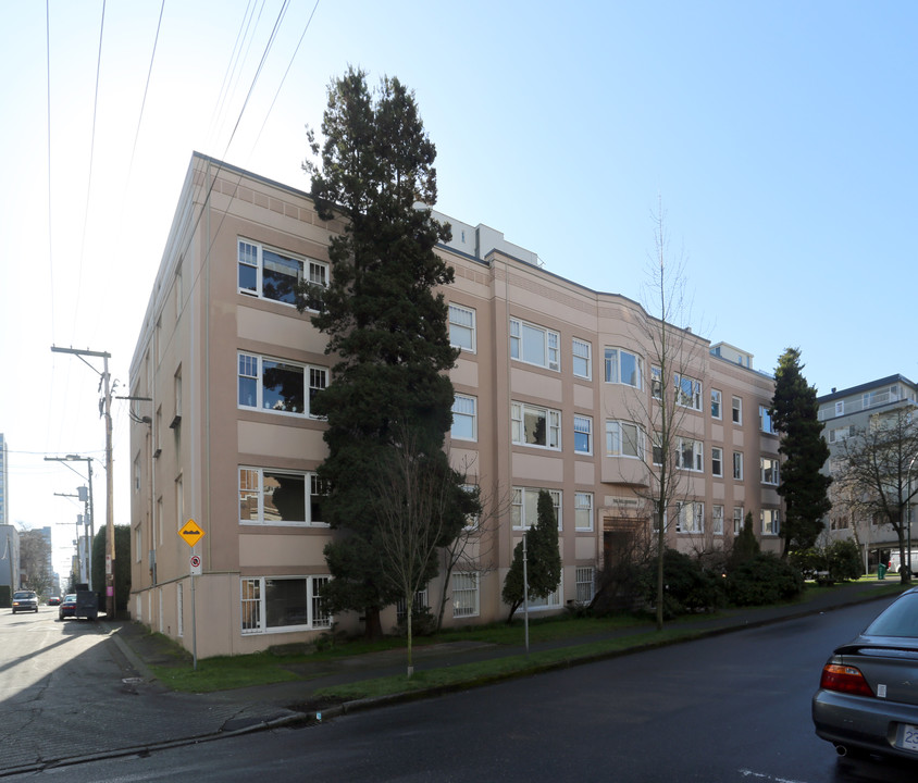 The Hillsborough in Vancouver, BC - Building Photo