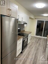 278 Stoneway Dr in Ottawa, ON - Building Photo - Building Photo