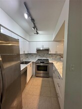 11780 SW 81st Rd in Pinecrest, FL - Building Photo - Building Photo
