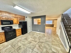 3312 N Vista Dr in Hobbs, NM - Building Photo - Building Photo