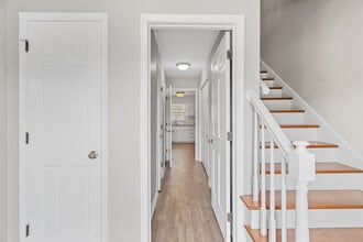 4827 Tower Rd in Greensboro, NC - Foto de edificio - Building Photo