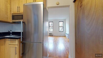 328 E 93rd St in New York, NY - Building Photo - Building Photo