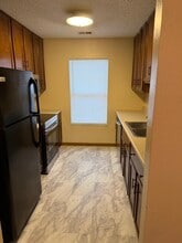 452 Sunset Dr, Unit C in Mount Vernon, IN - Building Photo - Building Photo