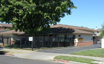 1863-1867 Robin Ln in Concord, CA - Foto de edificio - Building Photo