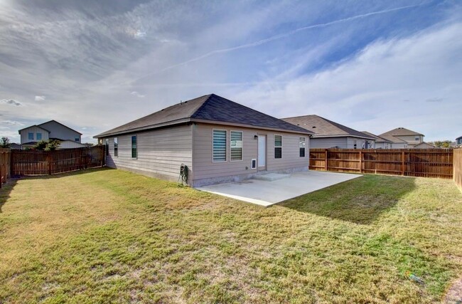 1387 Rios Bend Dr in New Braunfels, TX - Building Photo - Building Photo