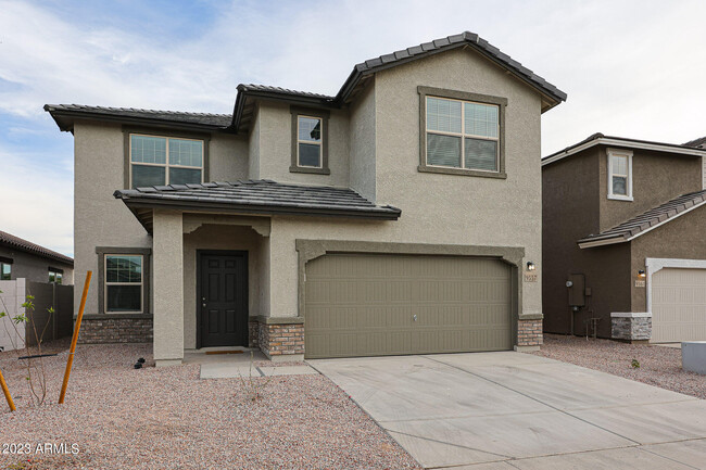 9557 W Agora Ln in Tolleson, AZ - Foto de edificio - Building Photo