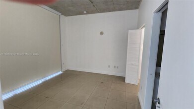 3470 E Coast Ave, Unit H1106 in Miami, FL - Foto de edificio - Building Photo