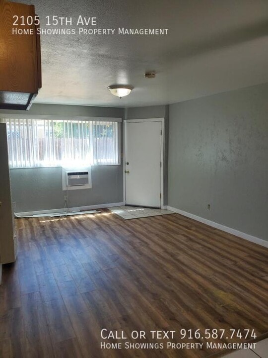 2105 15th Ave in Sacramento, CA - Building Photo