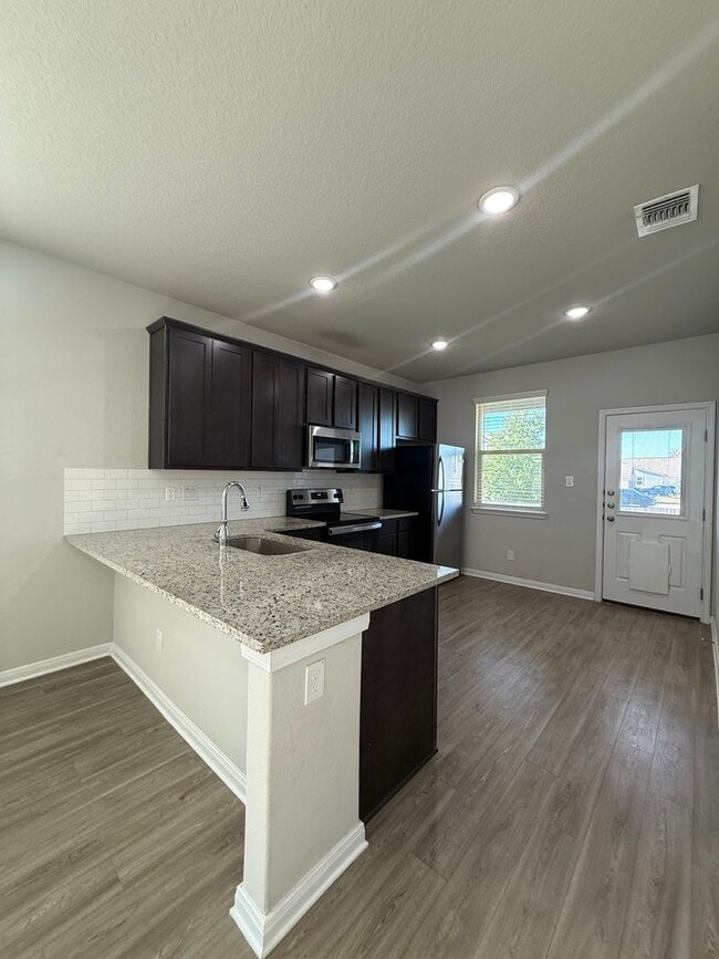 325 Caleb Ct in Schertz, TX - Building Photo - Building Photo