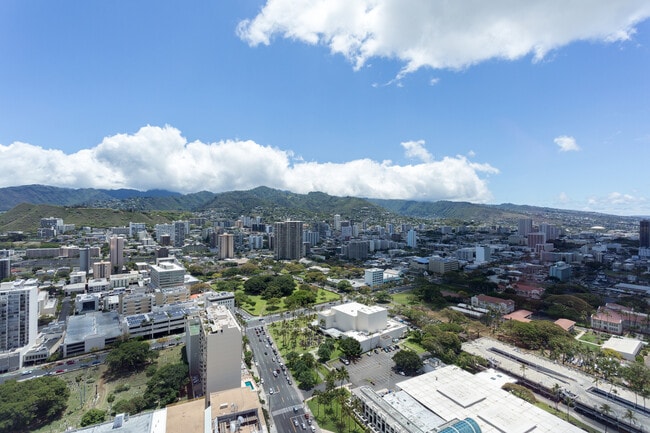 888 Kapiolani Blvd in Honolulu, HI - Foto de edificio - Building Photo