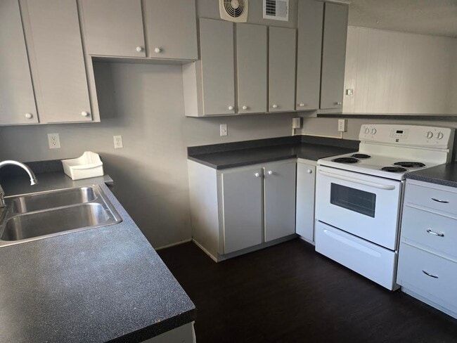 512 1st St, Unit 4 in College Station, TX - Building Photo - Building Photo