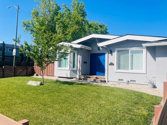 3495 Meridian Ave in San Jose, CA - Building Photo - Building Photo
