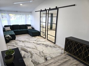 183 Milltown Rd in Bridgewater, NJ - Foto de edificio - Building Photo