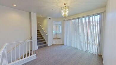 1002 Reggio Aisle in Irvine, CA - Building Photo - Building Photo