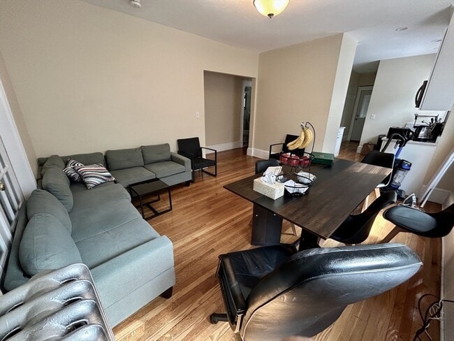 303 Tappan St, Unit 3