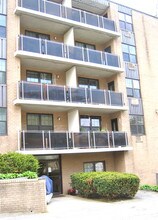 Newfield Terrace in Stamford, CT - Foto de edificio - Building Photo